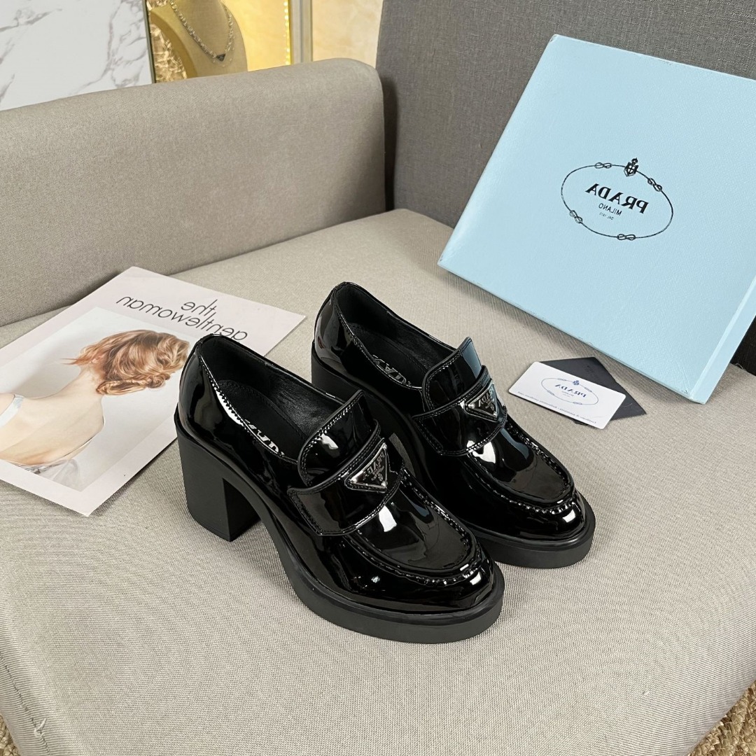 NO:235834,Pujia counter new style, dough: beef patent leather/beef open edge bead leather, inner lining: sheepskin lining, original 1:1 copy rubber outsole, size 35-40, casual shoes/sports shoes, prada, sneakers, sheepskin19860909普家专柜新款, 面皮:牛漆皮/牛开边珠皮, 内里:羊皮里,原版1:1复制橡胶大底, 码数35-40码,休闲鞋/运动鞋,prada,sneakers,sheepskin,Women's Shoes