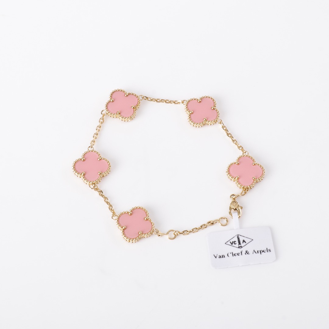 Van Cleef Arpels梵克雅宝VCA 经典四叶草手链 樱花粉 附全套包装,包装损坏扣除20元,谢谢谅解 Size:18cm左右可调节