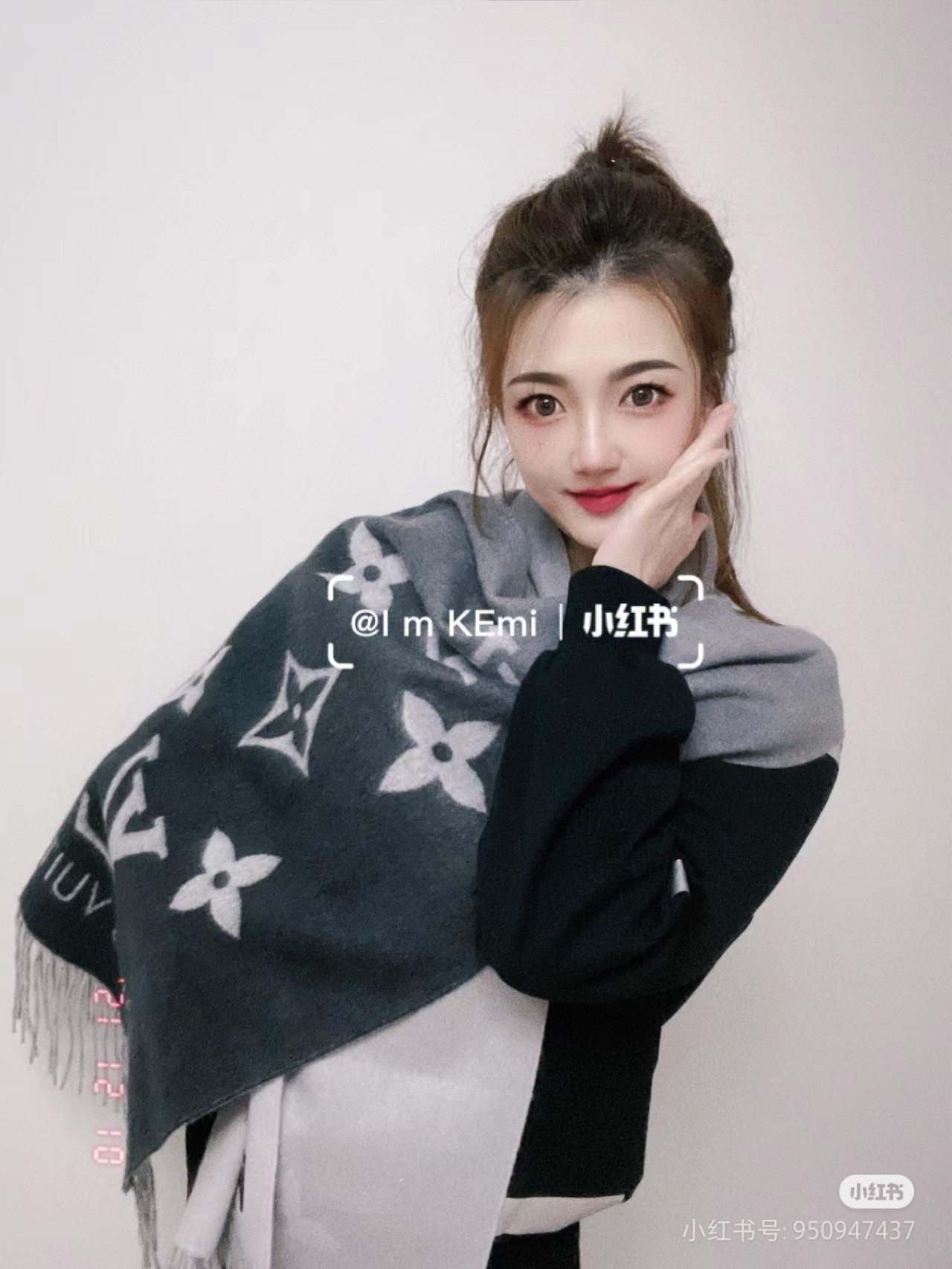 Louis Vuitton LV 渐变满印羊绒流苏围巾  上身参考
LV围巾