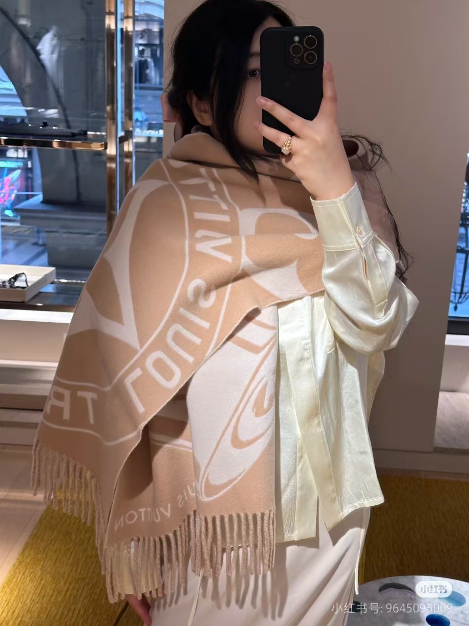 Louis Vuitton LV LOCK and KEYS 羊毛羊绒围巾 上身参考 LV围巾