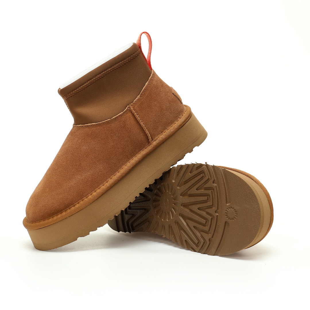 细节图 . . . . 🔥双11预热特惠🔥CX专供 独家纯原 【UGG】原xx 【新品实拍篇】优选D版#女鞋采用翻毛皮鞋面材质#内嵌人造羊毛毛绒里衬和鞋垫,保暖锁热#内嵌可拆卸植入式羊毛鞋垫#加厚3.08厘米Treadlite轻翼科技外底❗️秋冬新款,美国轻奢品牌🐑UGG W Classic Mini Dipper 迪普迷你系列加厚款轻量化休闲运动弹力矮帮切尔西靴“栗子棕红编织加绒”1168170-CHE 尺码：35-40