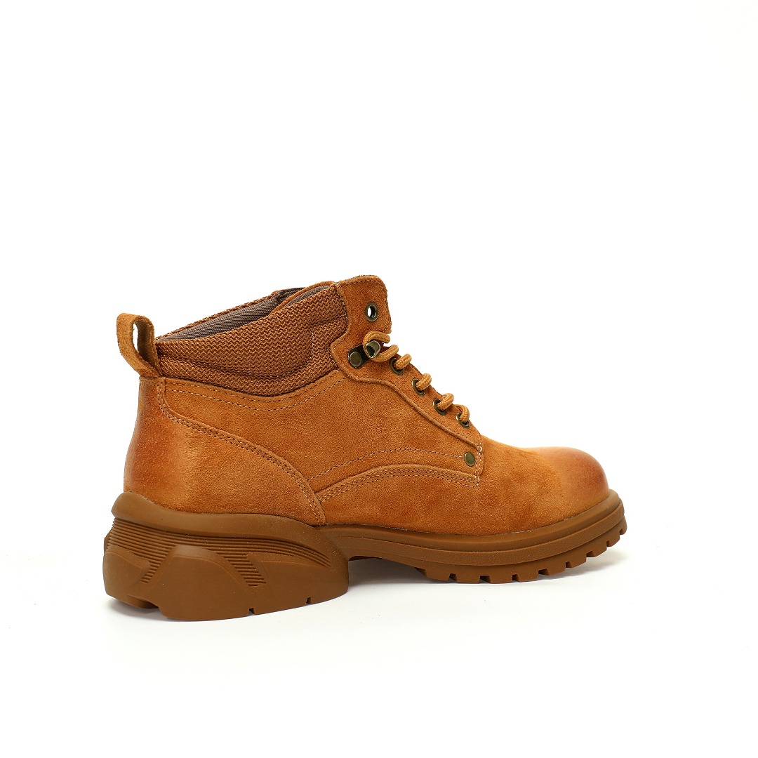 CX专供 独家纯原 【CAT】 【新品实拍篇】男鞋(皮鞋码,偏大一码!!)广东中山代工厂原产楦型#出口外贸订单#采用丝光猪巴革鞋面材质#轻量橡胶大底#正确原盒包装吊牌#完全还原ZP工艺❗️硬汉推土机品牌/卡特CAT Camel Miel Raz 米尔·拉兹矮帮系列男士系带百搭工装机车休闲马丁短靴“麂皮麦黄擦色”P721913 尺码:39 40 41 42 43 44(皮鞋码,偏大一码!!)