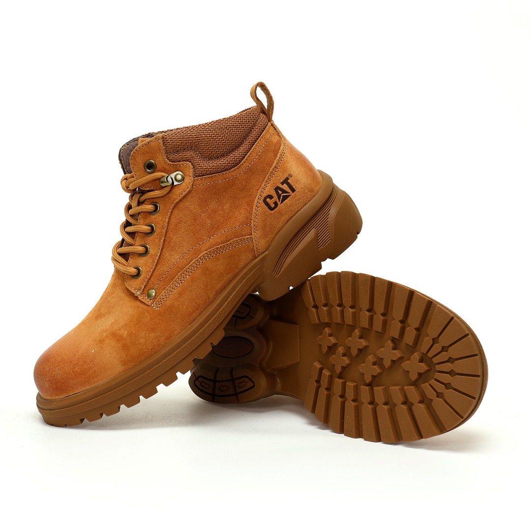 细节图
.
.
.
.
 CX专供 独家纯原
【CAT】
【新品实拍篇】男鞋(皮鞋码，偏大一码!!)广东中山代工厂原产楦型#出口外贸订单#采用丝光猪巴革鞋面材质#轻量橡胶大底#正确原盒包装吊牌#完全还原ZP工艺❗️硬汉推土机品牌/卡特CAT Camel Miel Raz 米尔·拉兹矮帮系列男士系带百搭工装机车休闲马丁短靴“麂皮麦黄擦色”P721913
尺码：39 40 41 42 43 44(皮鞋码，偏大一码!!)