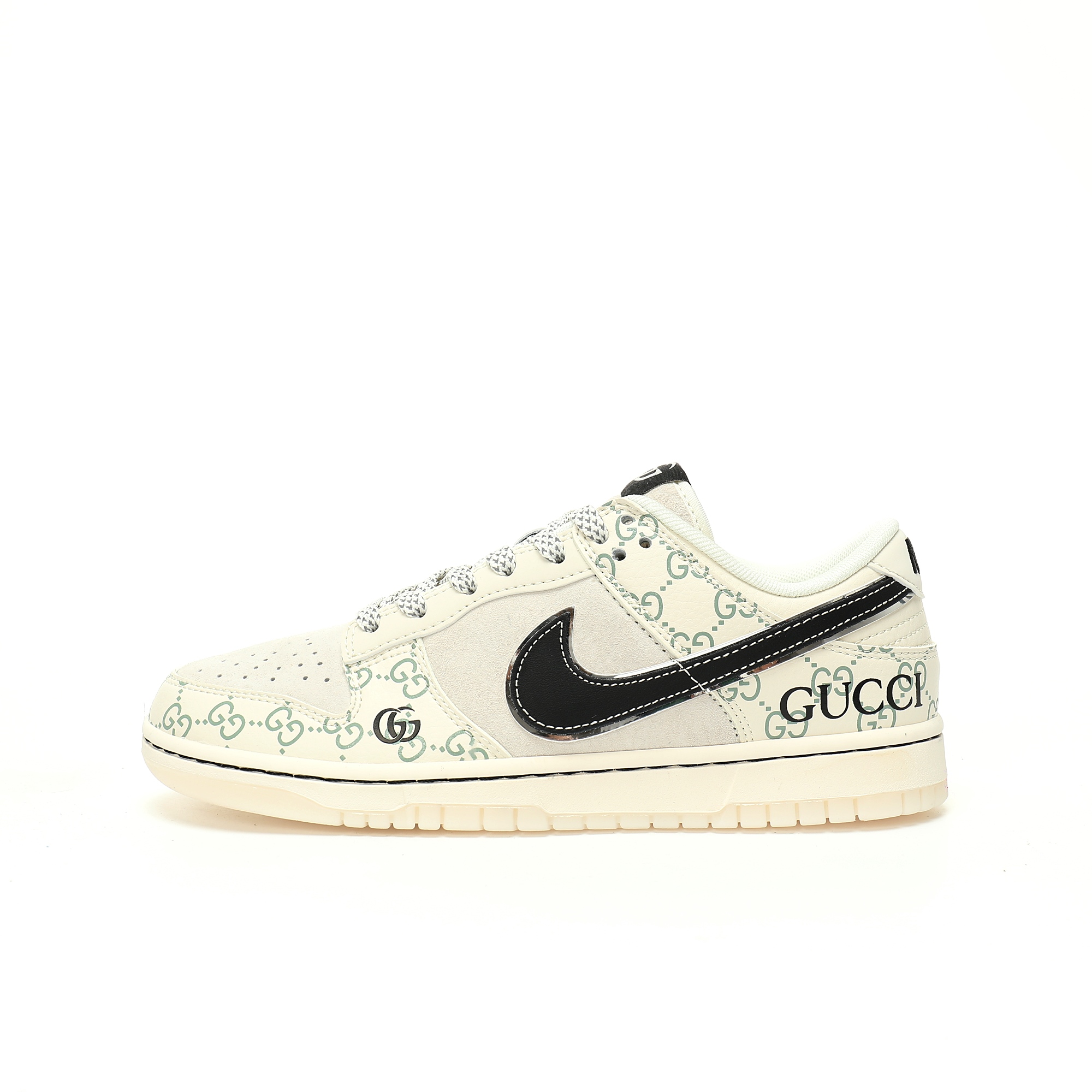 CX专供 独家纯原 【NK】 【新品实拍篇】升级J版#男女鞋真标半码制#全新2021版更新数据窄楦翘头版型#采用硬质牛剖革组合猪巴革鞋面材质#大厂水平严控清洁度#缜密拉帮中底布#鞋垫嵌EVA缓震物料及背胶#全新窄版翘头耐磨橡胶大底❗️创意定制配色,联乘意大利奢侈品牌-古驰Gucci x Nike SB Dunk Low"Esquisite Gucci"扣篮系列低帮休闲运动滑板板鞋“拼接米白绿黑GG印面”XY1688-014 尺码：36 36.5 37.5 38 38.5 39 40 40.5 41 42 42.5 43 44 44.5 45