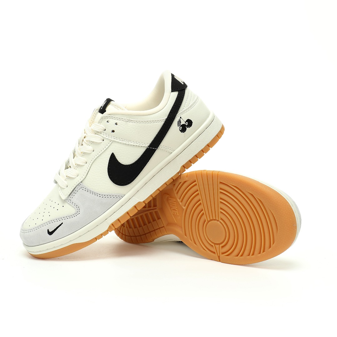 细节图
.
.
.
.
CX专供 独家纯原
【NK】
【新品实拍篇】升级J版#男女鞋真标半码制#全新2021版更新数据窄楦翘头版型#采用软质牛剖革组合猪巴革鞋面材质#缜密拉帮中底布#鞋垫嵌EVA缓震物料及背胶#全新窄版翘头耐磨橡胶大底❗️创意定制联名配色,美国元祖街头潮牌-斯图西/Stussy x Nike SB Dunk Low Retro 扣篮系列低帮休闲运动滑板板鞋“联名米白黑斯图西涂鸦8号球”CH6336-227
尺码:36 36.5 37.5 38 38.5 39 40 40.5 41 42 42.5 43 44 44.5 45