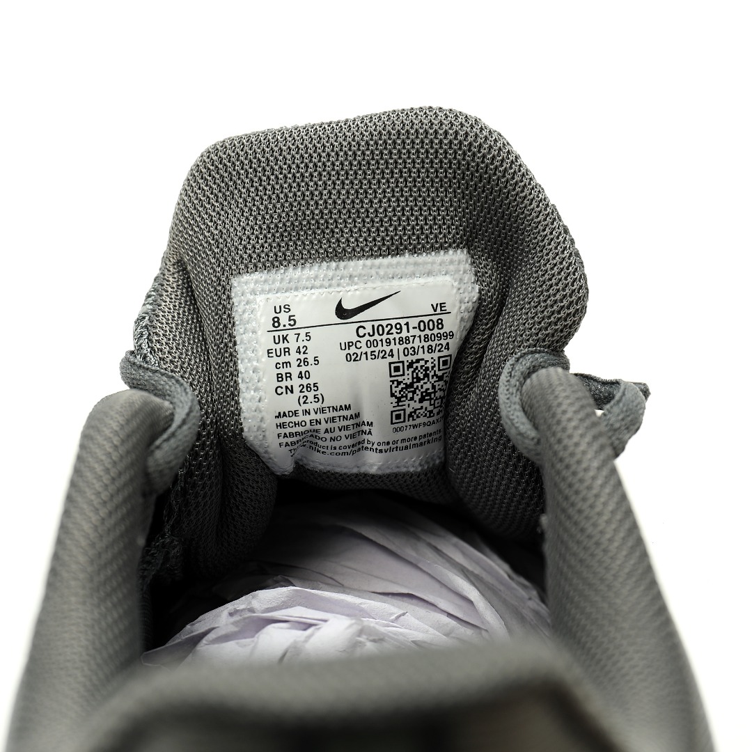 细节图
.
.
.
.
 CX专供 独家纯原
【NK】
【新品实拍篇】升级J版#男鞋真标半码制#升级原楦原纸版开发#男鞋真标半码制#采用Flymesh网织鞋面材质#内置Zoom小气垫装置❗️全新天猫长青款式，耐克Nike Zoom WINFLO 7X代系列飞线贾卡轻质透气休闲运动跑步鞋“网织深灰黑”CJ0291-008
尺码：39 40 40.5 41 42 42.5 43 44 45