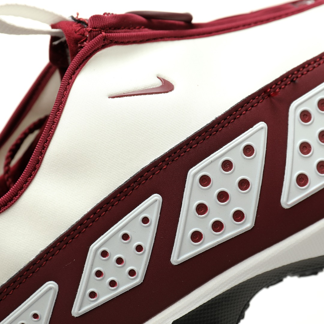 细节图
.
.
.
.
 CX专供 独家纯原
【NK】
【新品实拍篇】优选H版#男女鞋半码制#采用牛巴革组合弹力布鞋面材料#中底高弹MD缓震组合开窗式Air气垫装置#外置防滑耐磨橡胶大底❗️这双经典阔别多年回归！耐克Nike Wmns Air Max SNDR Sunder"Night Maroon"森德系列低帮气垫百搭增高休闲运动慢跑鞋“酒红白黑”FZ2068-003
尺码：36 36.5 37.5 38 38.5 39 40 40.5 41 42 42.5 43 44 45 46
创新 Air Max SNDR 自 1999 年便走在时代尖端，如今强势回归，气势更胜以往。从鞋跟周围的稳固贴合感到拉鍊鞋罩，这款传奇运动鞋不断打破框架。以张力十足的配色混搭黑色装饰片与活力四射的活力粉鞋罩。经典反光缝片与亮眼白色形成抢眼对比效果。鞋跟还配有 Max Air 缓震系统，前足则以 Nike Air 打造卓越弹力和舒适度。拉开鞋罩拉鍊，即露出「6453」字样，向 Nike 全球办公室电话号码的末 4 码致敬，这一组数字可在电话键盘上拼出英文字母的 N-I-K-E。