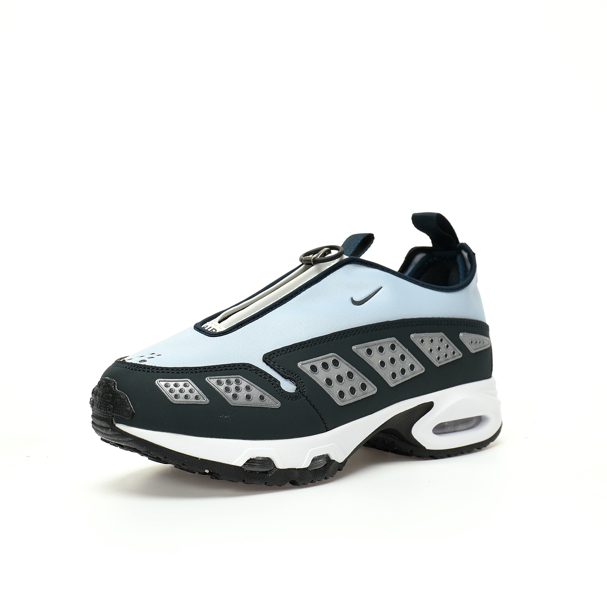 CX专供 独家纯原 【NK】 【新品实拍篇】优选H版#男女鞋半码制#采用牛巴革组合弹力布鞋面材料#中底高弹MD缓震组合开窗式Air气垫装置#外置防滑耐磨橡胶大底❗️这双经典阔别多年回归!耐克Nike Wmns Air Max SNDR Sunder"Blue Ice"森德系列低帮气垫百搭增高休闲运动慢跑鞋“海军蓝浅蓝”HJ8080-400 尺码:36 36.5 37.5 38 38.5 39 40 40.5 41 42 42.5 43 44 45 46 创新 Air Max SNDR 自 1999 年便走在时代尖端,如今强势回归,气势更胜以往。从鞋跟周围的稳固贴合感到拉鍊鞋罩,这款传奇运动鞋不断打破框架。以张力十足的配色混搭黑色装饰片与活力四射的活力粉鞋罩。经典反光缝片与亮眼白色形成抢眼对比效果。鞋跟还配有 Max Air 缓震系统,前足则以 Nike Air 打造卓越弹力和舒适度。拉开鞋罩拉鍊,即露出「6453」字样,向 Nike 全球办公室电话号码的末 4 码致敬,这一组数字可在电话键盘上拼出英文字母的 N-I-K-E。