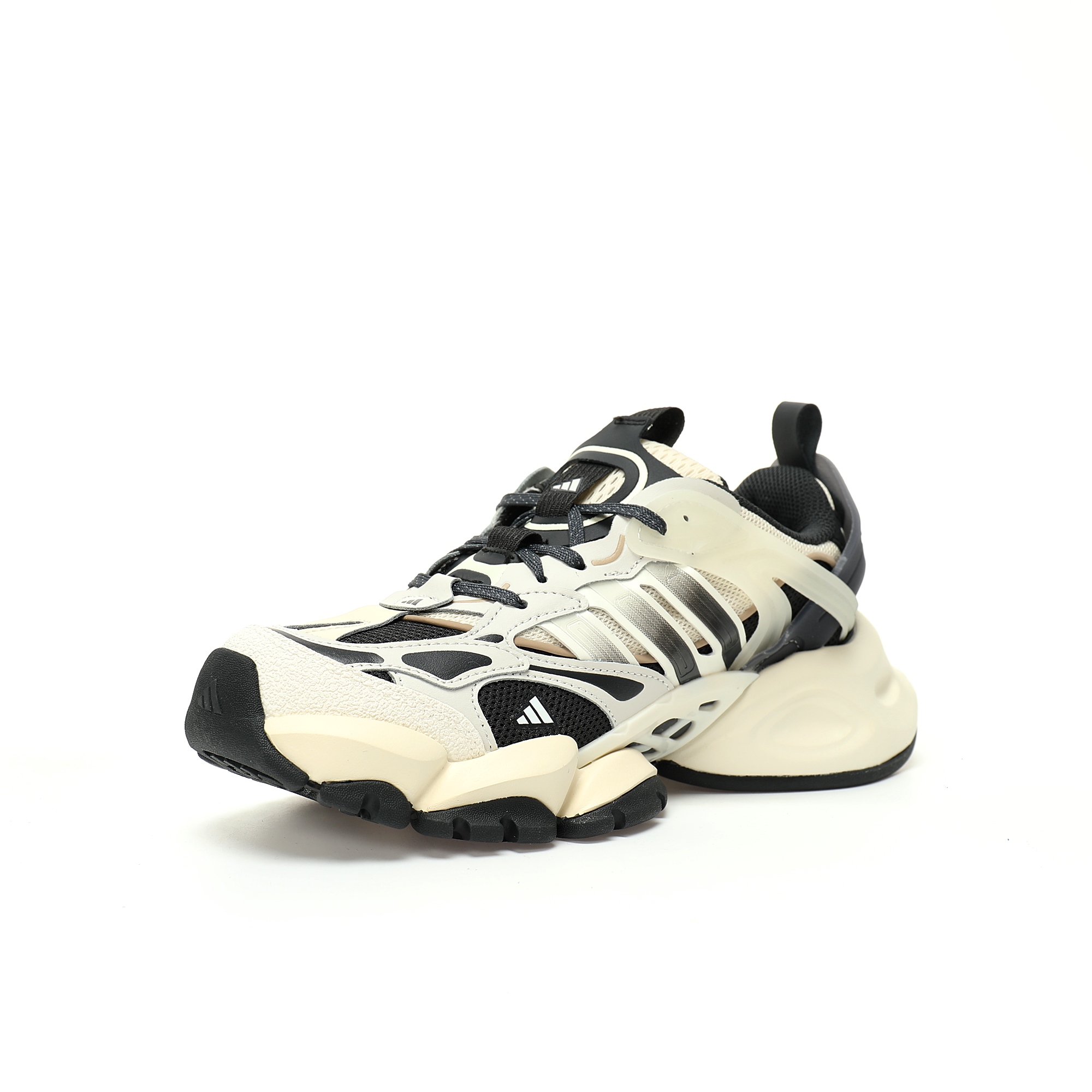 CX专供 独家纯原 【AD】 【新品实拍篇】品质G版#男女鞋真标半码制#升级原楦原纸版开发版型#采用软质牛剖革组合牛津布鞋面材质#搭载减震科技恢复性高密EVA中底,防滑耐磨RB橡胶外底❗️阿迪「巴黎世家3XL」平替来了！阿迪达斯Adidas XLG Runner Deluxe 跑步者豪华版系列低帮厚底增高老爹风复古缓震休闲运动慢跑鞋“乳白黑深灰”JR0577 尺码：36 36⅔ 37⅓ 38 38⅔ 39⅓ 40 40⅔ 41⅓ 42 42⅔ 43⅓ 44 44⅔ 45 46 自从阿迪达斯和巴黎世家合作后，没少出双方联名的平替。 结果根据最新情报，阿迪现在已经把手伸到了巴家爆款3XL的身上，新鞋Xlg Runner Deluxe实物曝光，emm，鞋款整体一眼丁真是巴黎世家Track＋3XL大底的缝合怪版本，要不是鞋侧明晃晃的adidas三道杠Logo，估计各位看了都得蒙。这波不能说是完全复制巴黎世家，但也多少有点借鉴的味道了。新鞋基本就是在阿迪经典"Climacool"鞋款的基础上，升级了Boots大底以及加入了"巴味"设计元素...