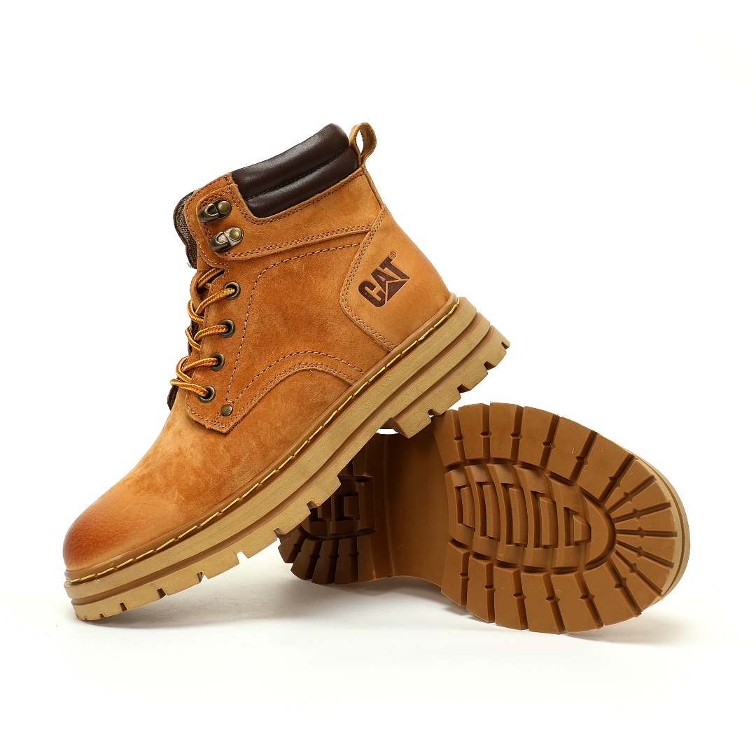 细节图
.
.
.
.
 CX专供 独家纯原
【CAT】
【新品实拍篇】男鞋(偏大一码!!)广东中山代工厂原产楦型#出口外贸订单#采用丝光猪巴革鞋面材质#轻量橡胶大底#正确原盒包装吊牌#完全还原ZP工艺❗️硬汉推土机品牌/卡特CAT Camel Miel Raz Mid 米尔·拉兹系列中帮男士系带百搭工装机车休闲马丁鞋“擦色麂皮麦黄暗棕”P726536
尺码：39 40 41 42 43 44(偏大一码!!)