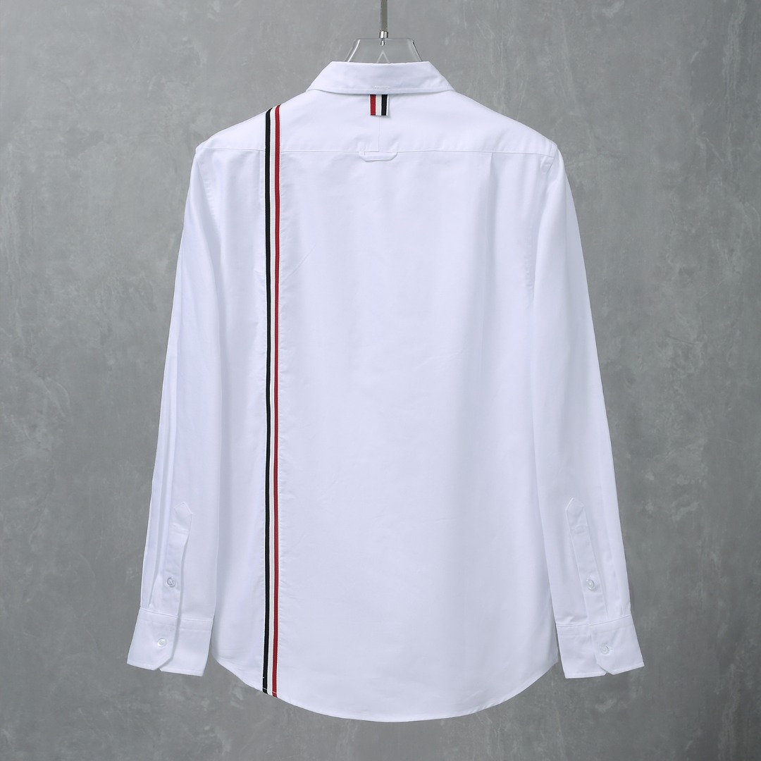 “Tom Browne’s Classic Oxford Stripe Shirt in Red, White, and Blue” - 图片 3