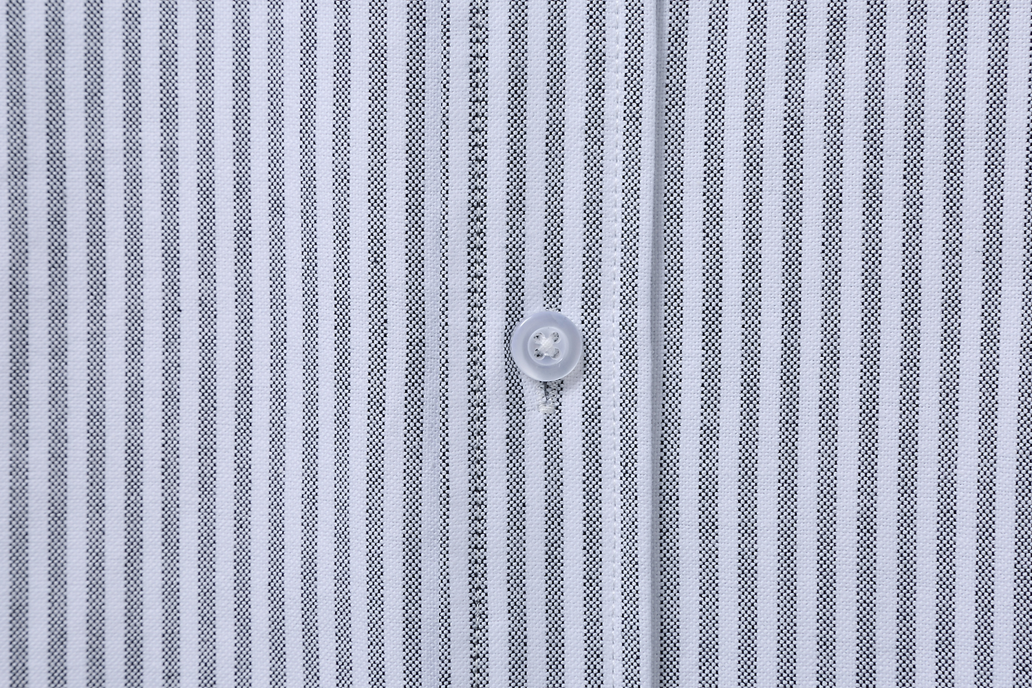 “Thom Browne Striped Short-Sleeve Shirt in High-Quality Oxford Twirl” - 图片 6