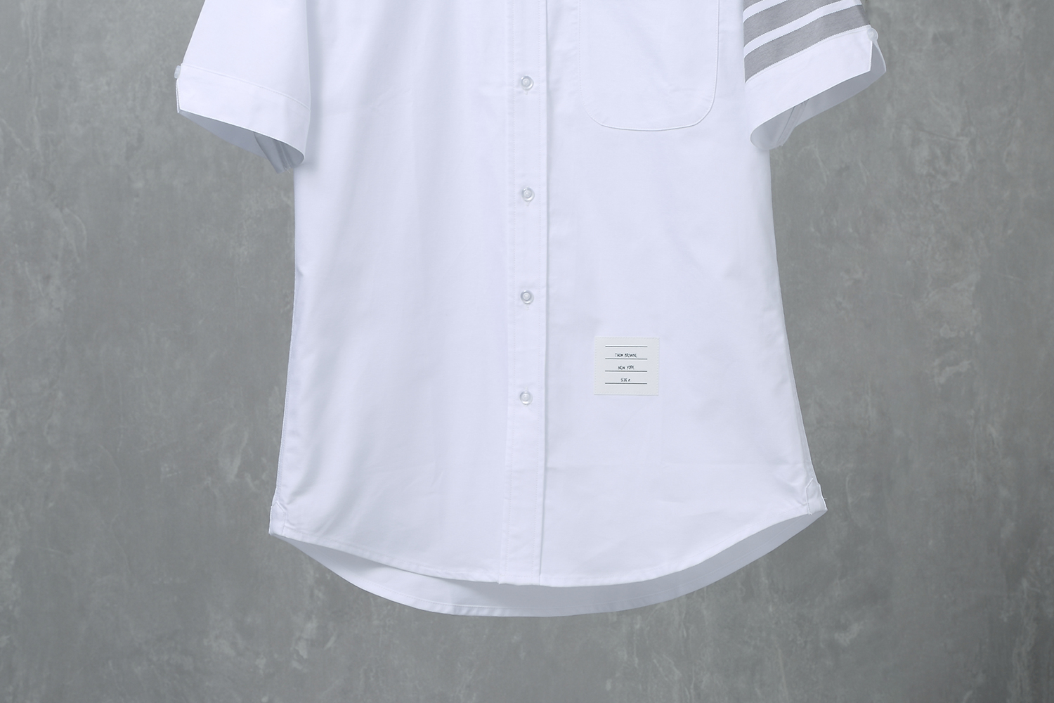 Thom Browne TB Shirt: High-Quality White Shirt with Gray Bars and Transparent Buttons - 图片 8