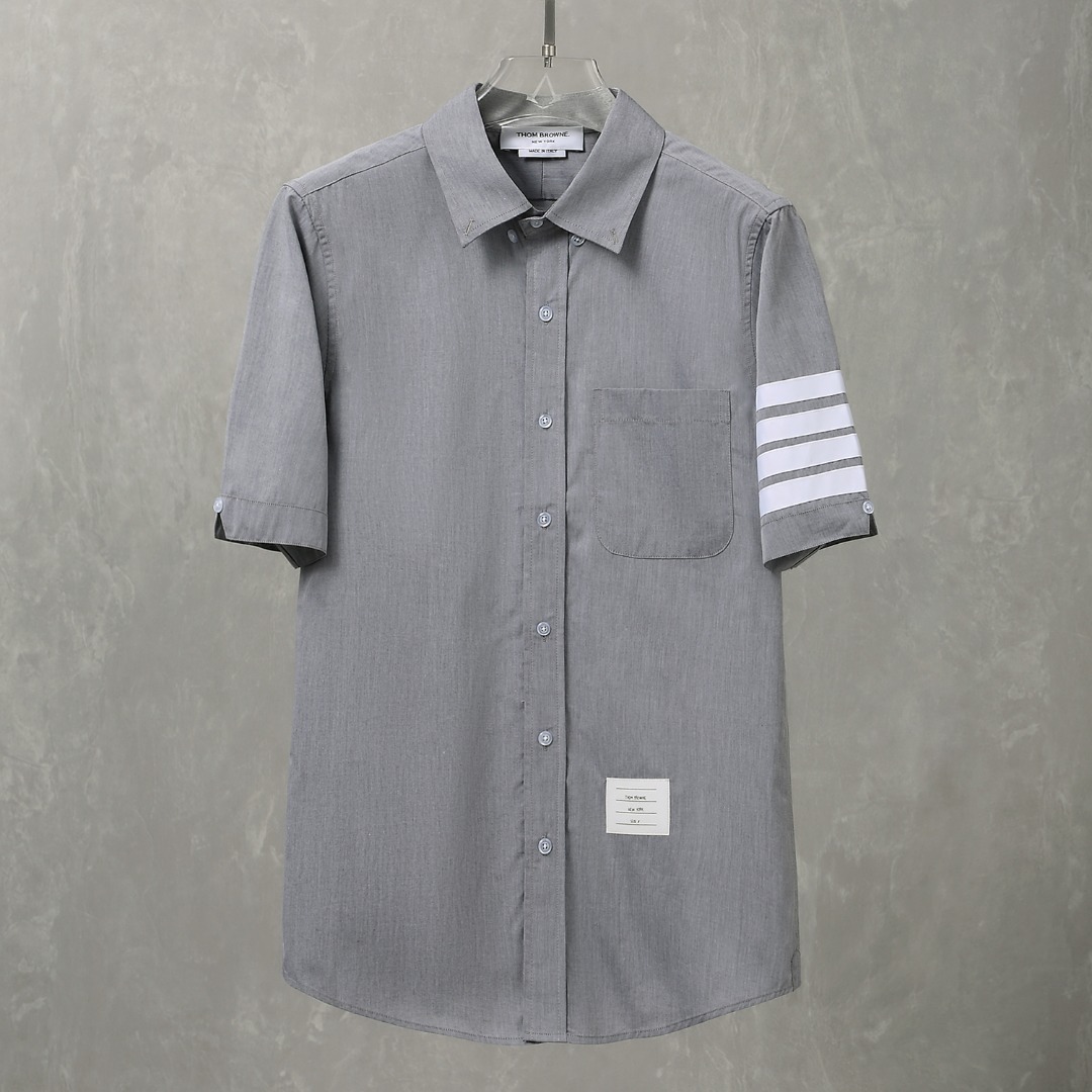 High-Quality Grey Cotton Thom Browne Shirt with Transparent Buttons, Water-Resistant & Sophisticated - 图片 1