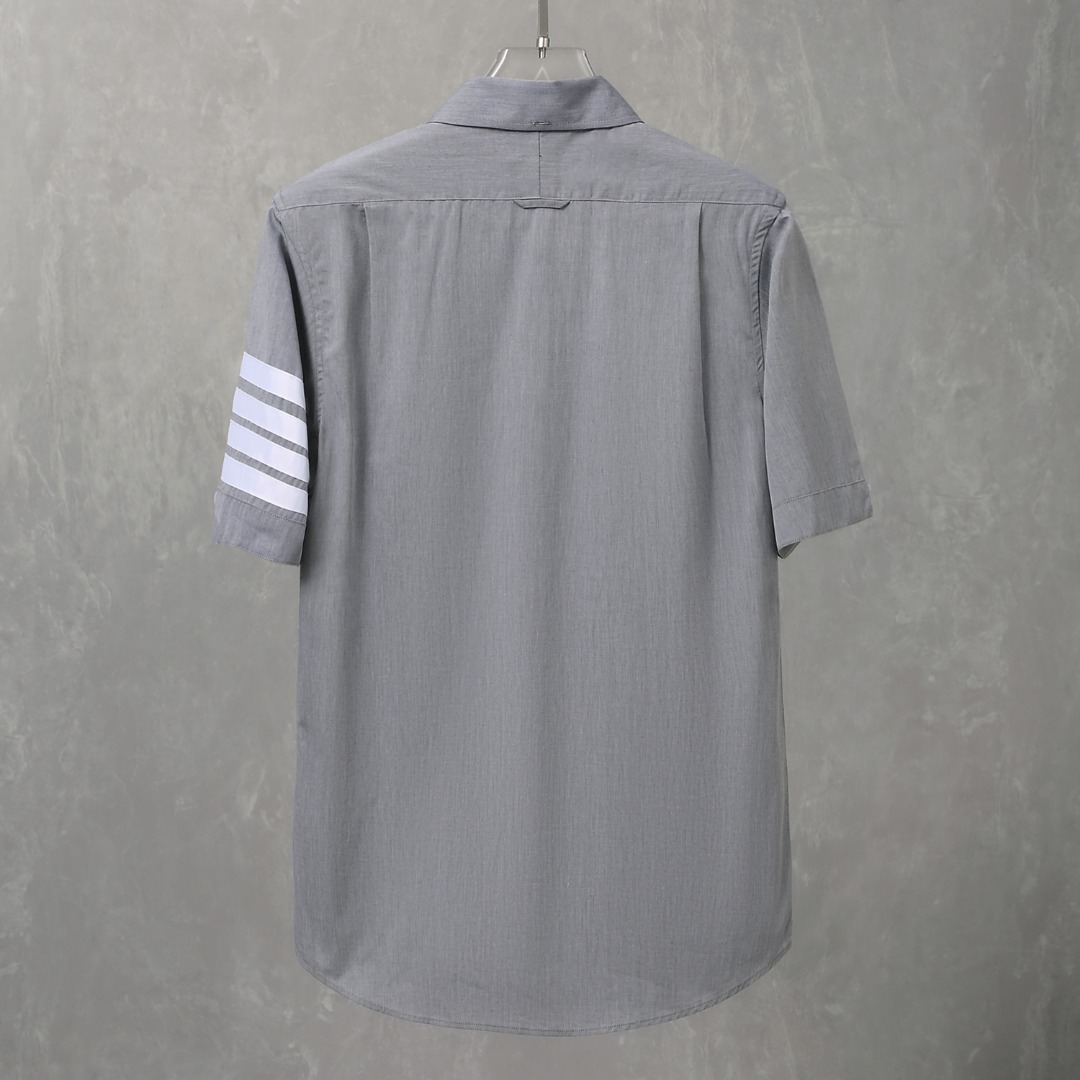 High-Quality Grey Cotton Thom Browne Shirt with Transparent Buttons, Water-Resistant & Sophisticated - 图片 3