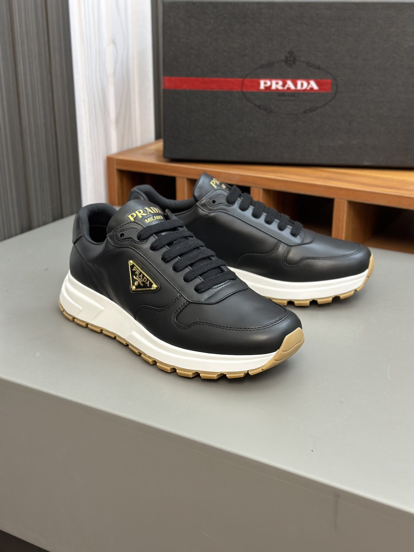 Alternative view of Sneakers 13440