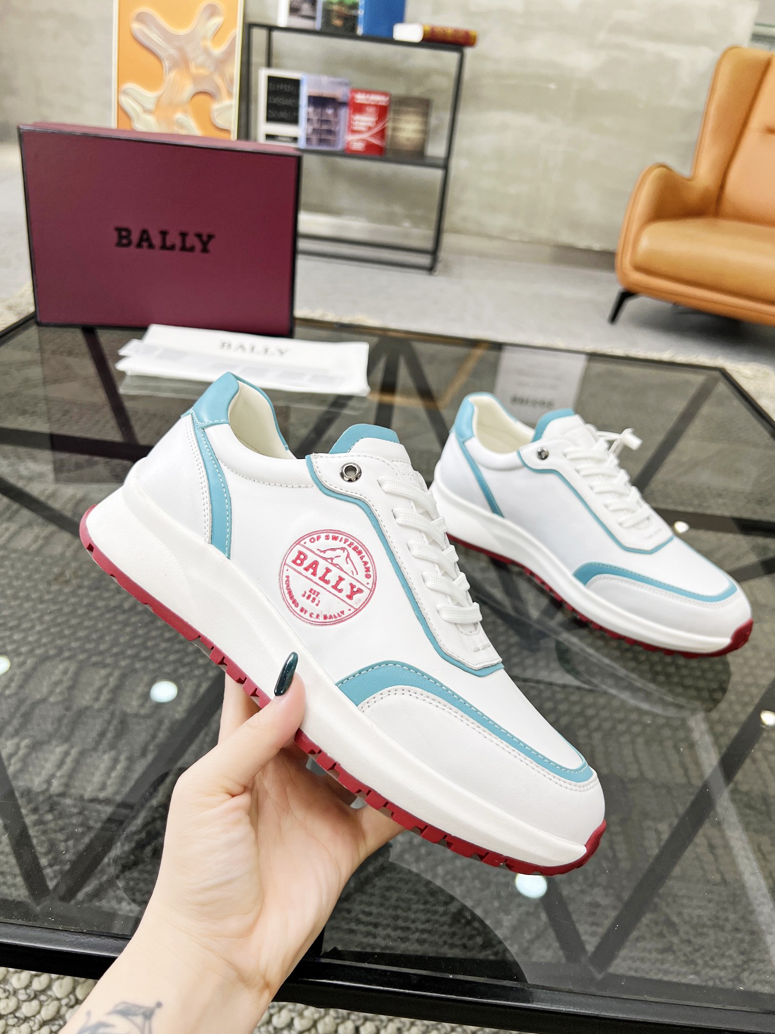 Alternative view of Sneakers 13426