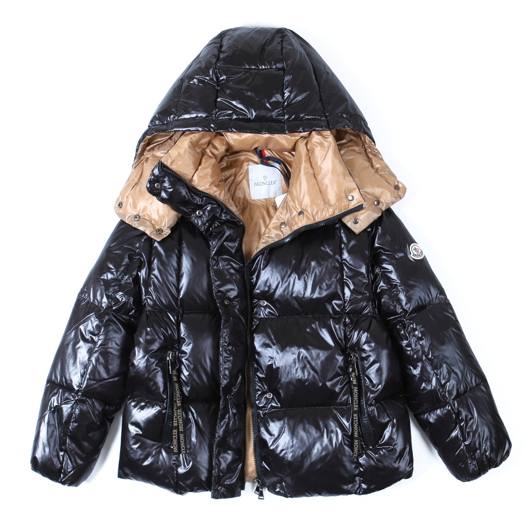 Número de modelo~~F280 versión de compra por encargo Moncler Chaqueta acolchada Bady. La chaqueta Bady es una transform…