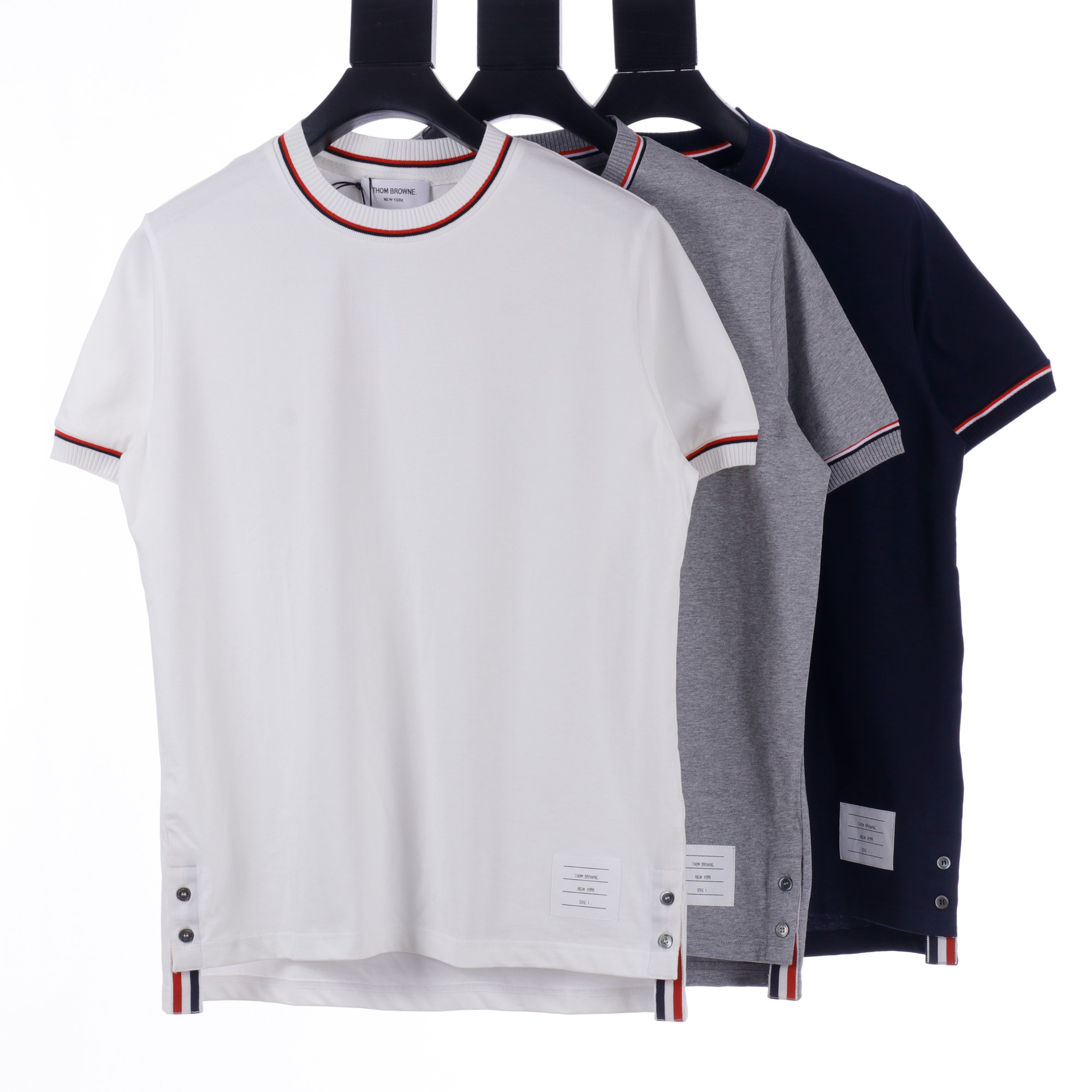 THOM BROWNE/Tom Browne TB Camiseta de cuello redondo de algodón con hilo rojo y rayas Colección de colores