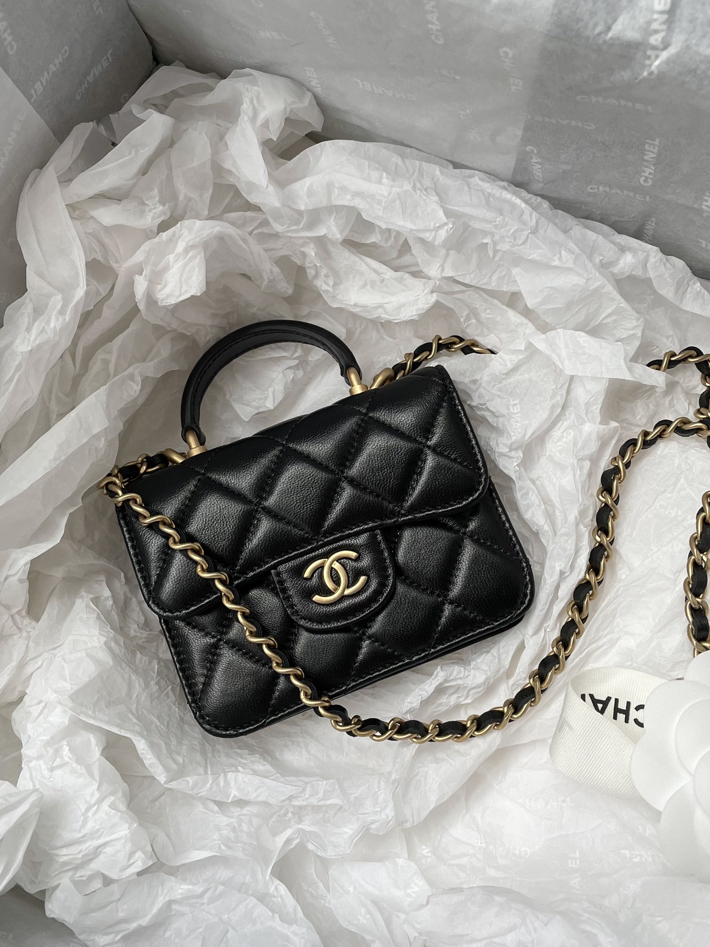 Chanel Piccolo portafoglio Nero Collezione Autunno Catene