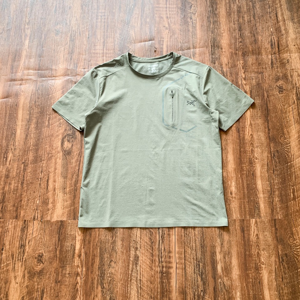 Hoge kwaliteit
 Arcteryx Kleding T-Shirt Zwart Groen Grijs Splijten Katoen Polyester Zomercollectie Korte mouw