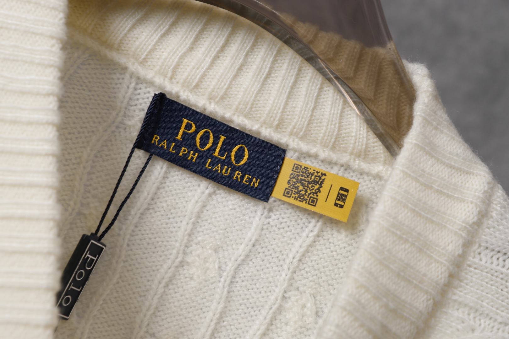 Embroidered Long-Sleeved Sweater by POLO Ralph Lauren: Quality, Comfort, and Style - 图片 8