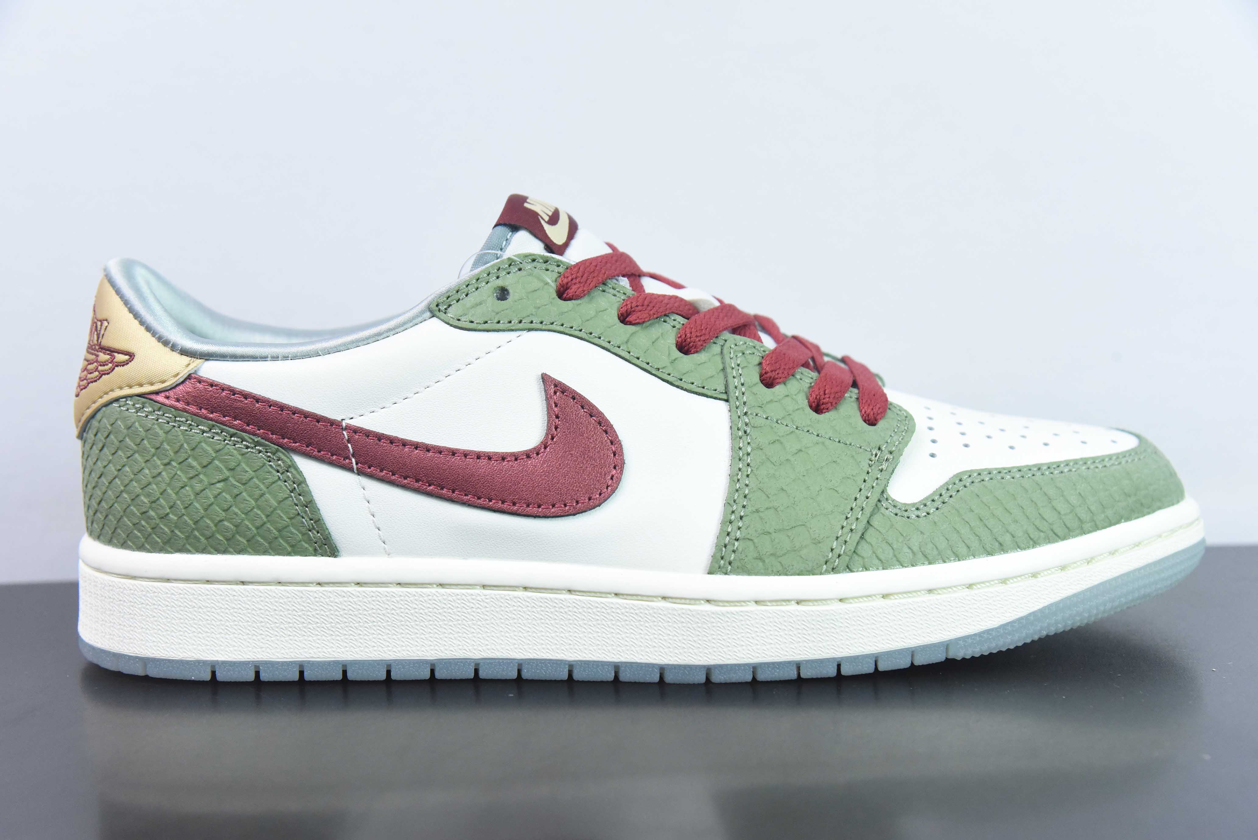 FIA31545348 Air Jordan 1 Low OG SP " CNY " AJ1乔1低帮文化篮球鞋 FN3727-100 龙年限定🐲专业AJ外贸大厂出品 性价比无敌 尺码：40 40.5 41 42 42…