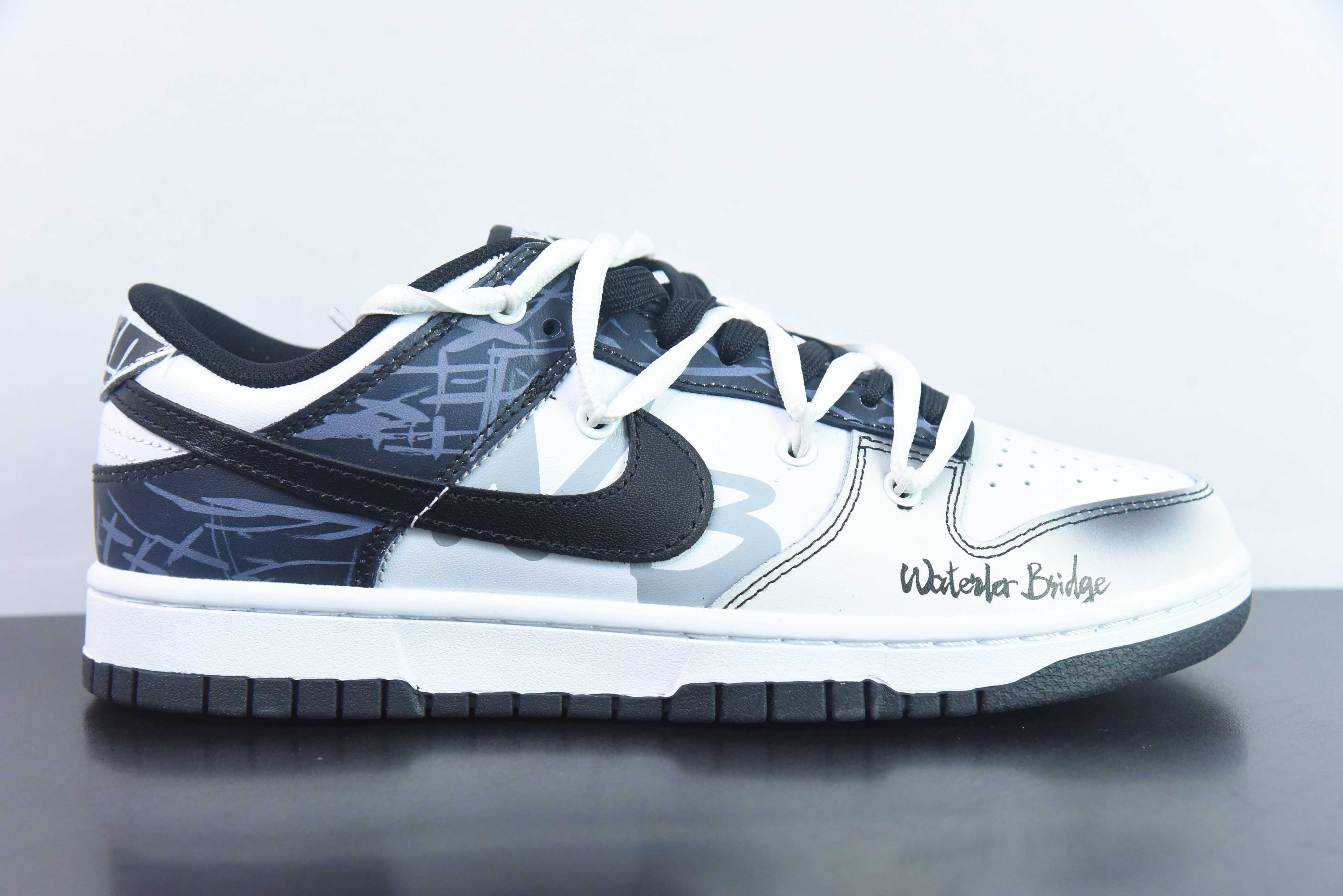 [Dunk Series]SBDunkLow Doodle on Blue Bridge Item Number: DD1391 100 Size: 36