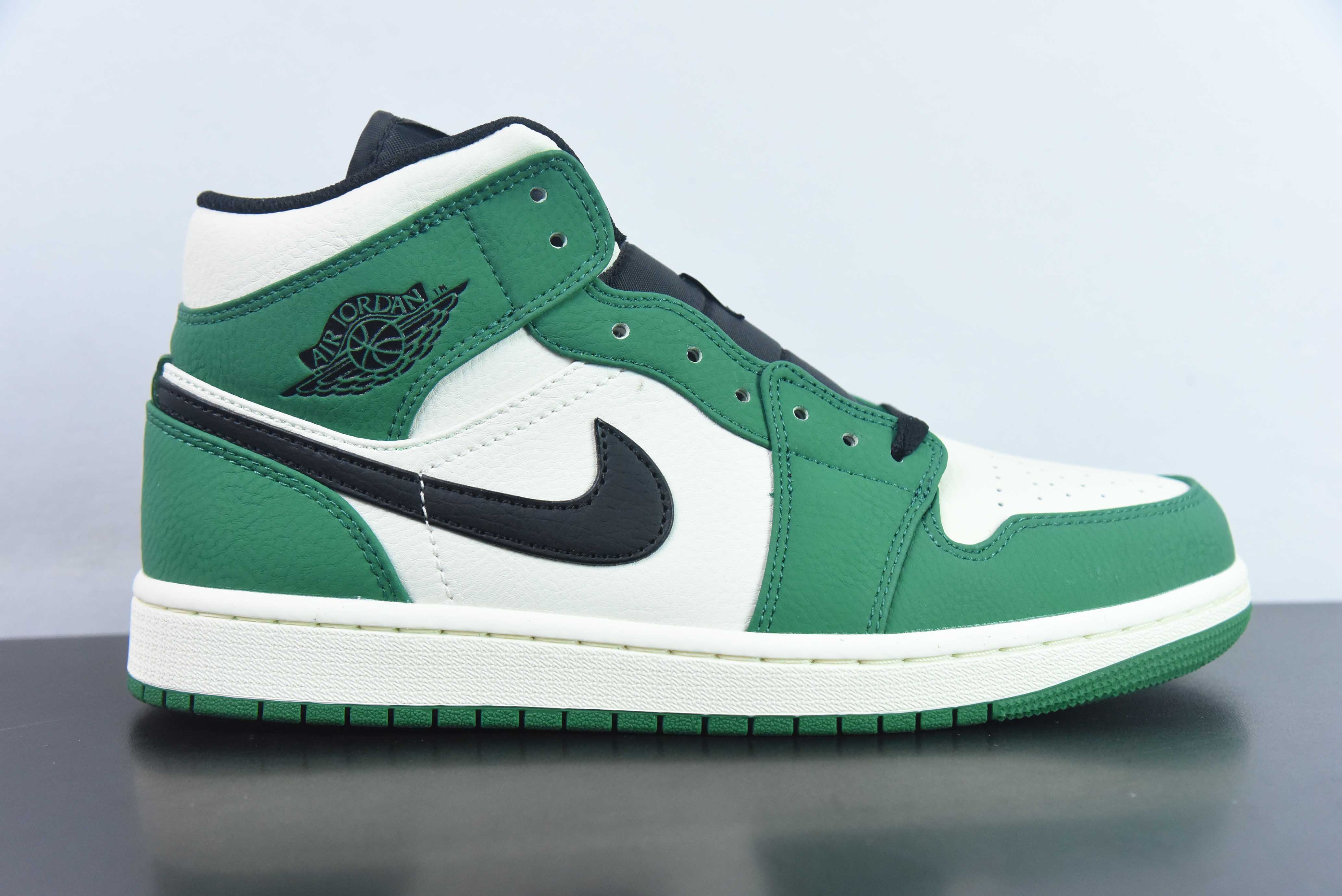 QBN75029730 NK Air Jordan AJ1 Mid AJ1乔1中帮文化篮球鞋 男鞋8孔 货号：852542-301凯尔特人 Size：36-46