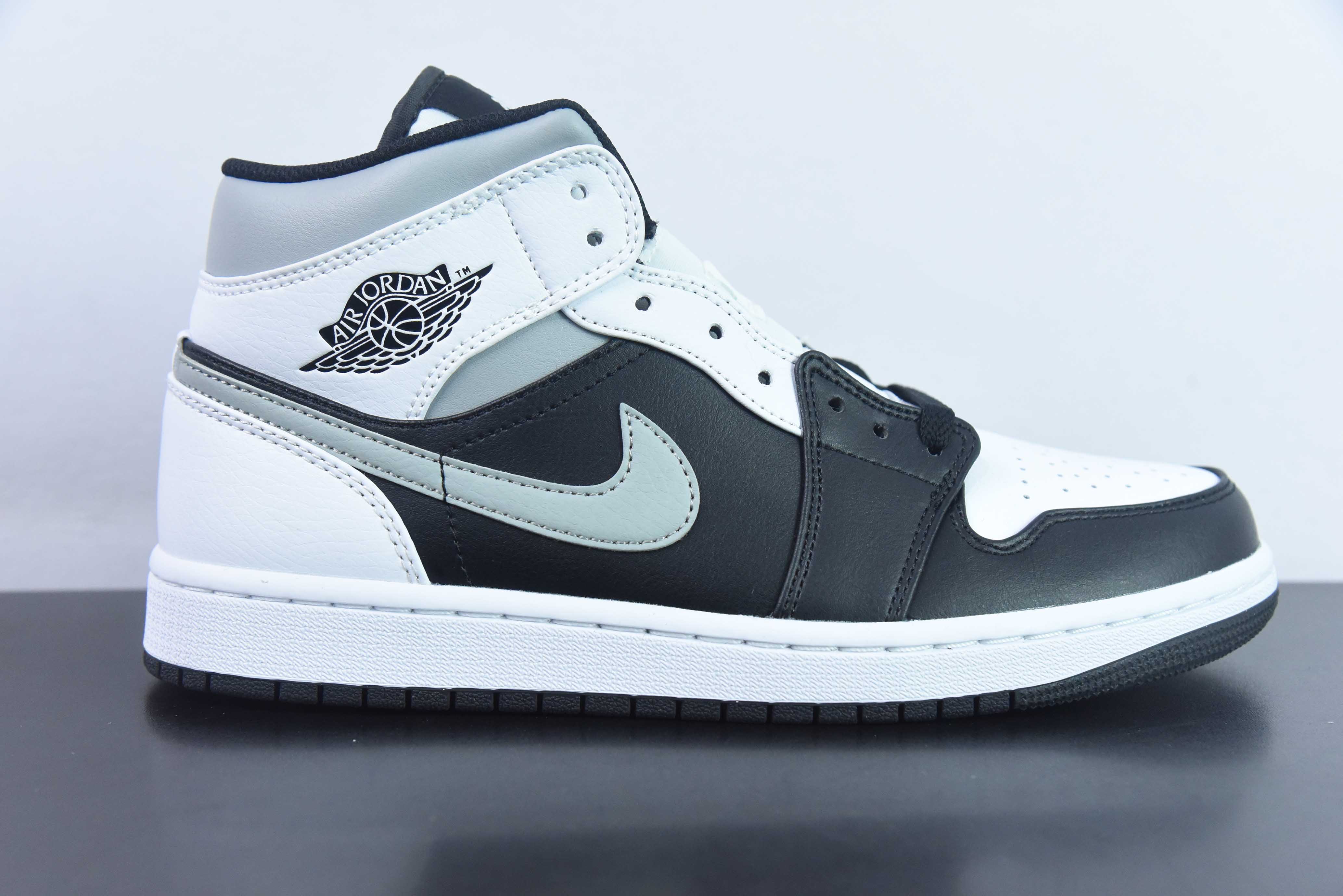 QBN75029730 NK Air Jordan AJ1 Mid AJ1乔1中帮文化篮球鞋 男鞋8孔 货号：554724-073酷灰 影子灰尺码：36-46