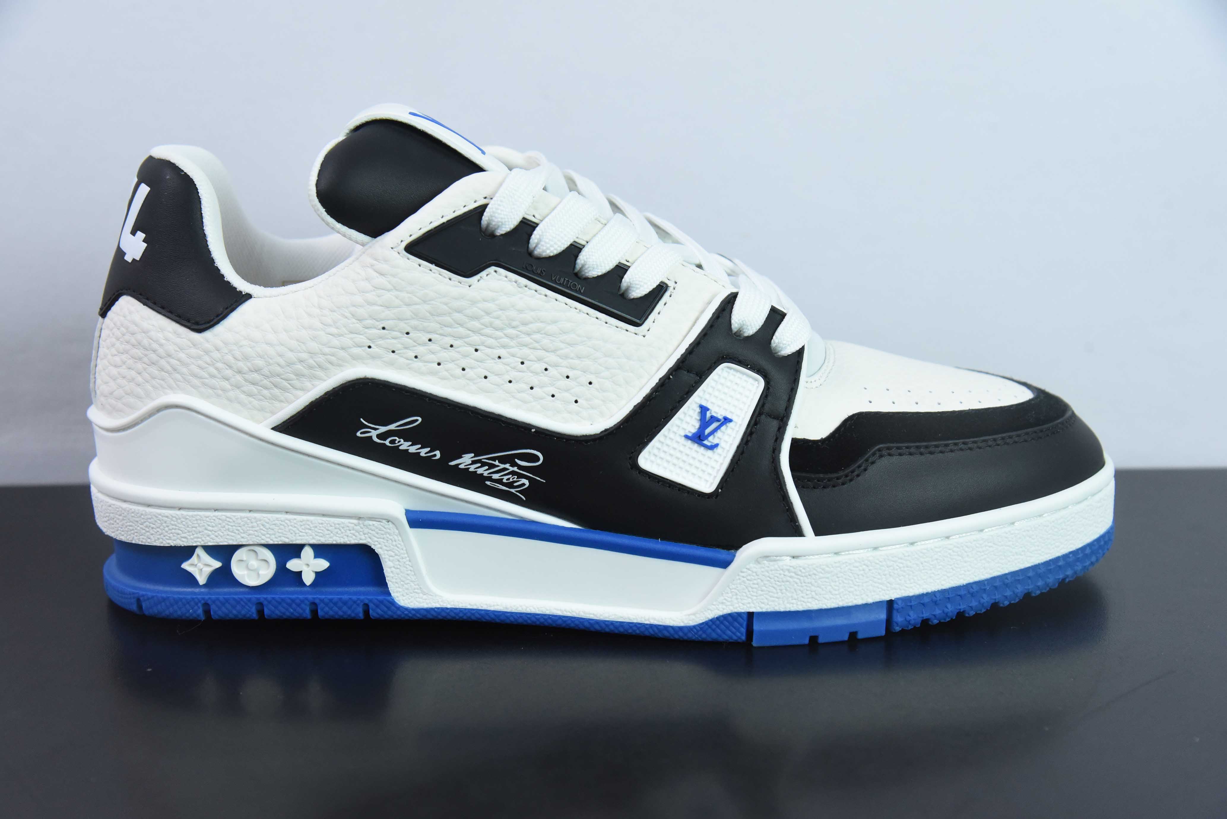 Louis Vuitton Trainer LV 2025 New Fashion Show Sports Fashion Board Shoes Size: