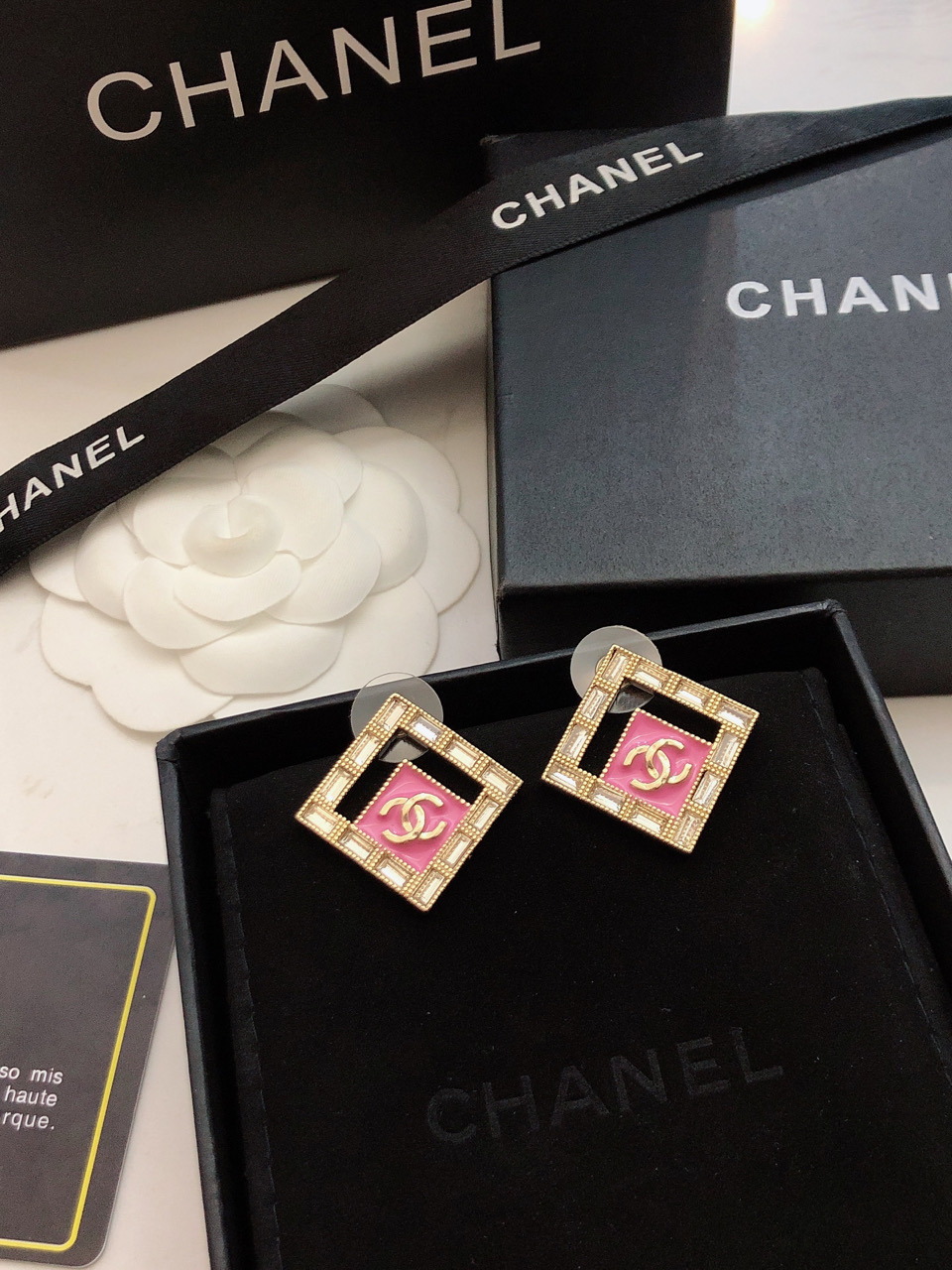 Chanel 香奈儿耳钉 款 爆上新， 同步