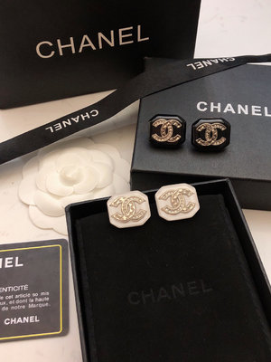 Chanel Jewelry Earring Black Resin Fall Collection Casual