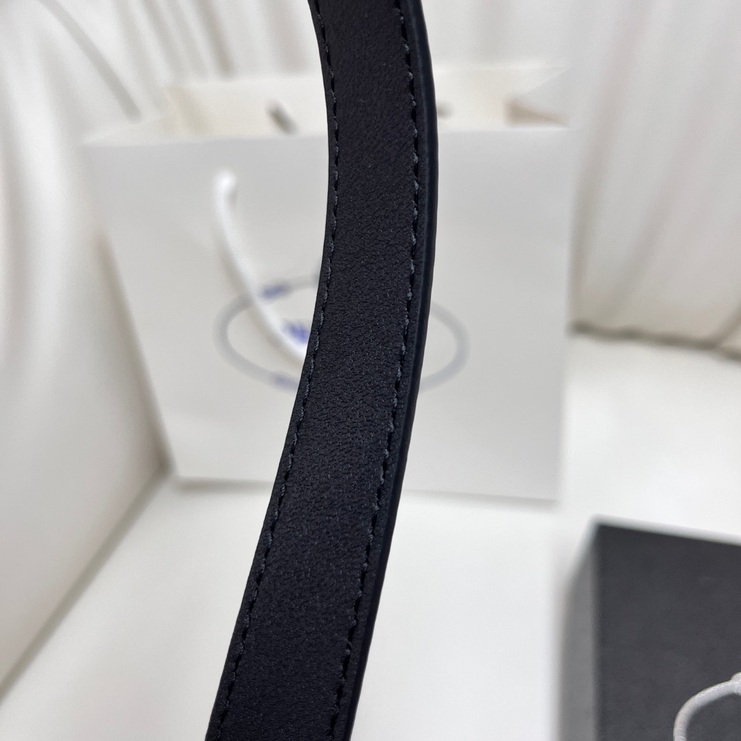 Prada Saffiano Leather Belt with Triangle Buckle | Classic Design 8 o 1i23fed9c19m515ob184i1uldeo640