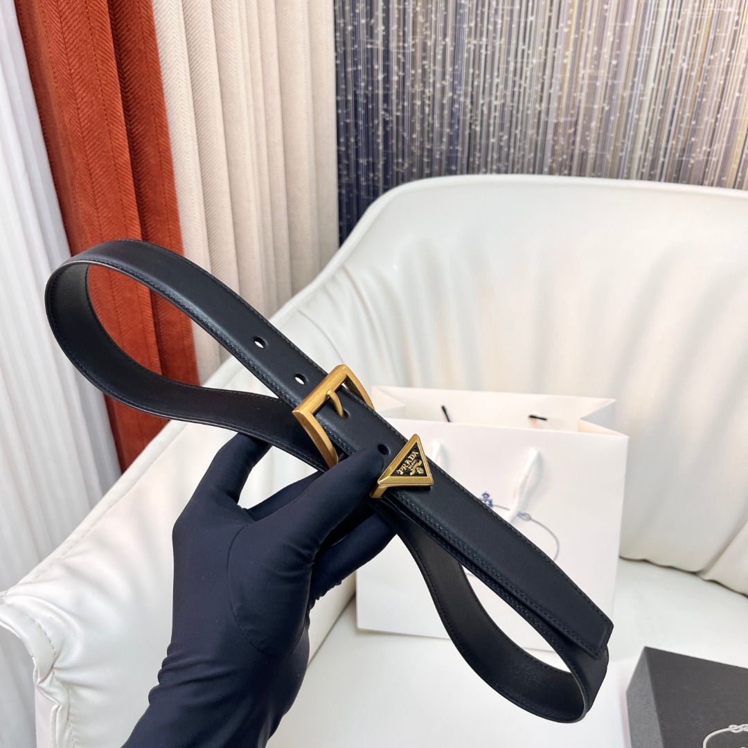 Prada Smooth Leather Belt with Triangle Logo - Elegant & Versatile 5 o 1i3cjt4id197h1q081l3718d2v7v3n