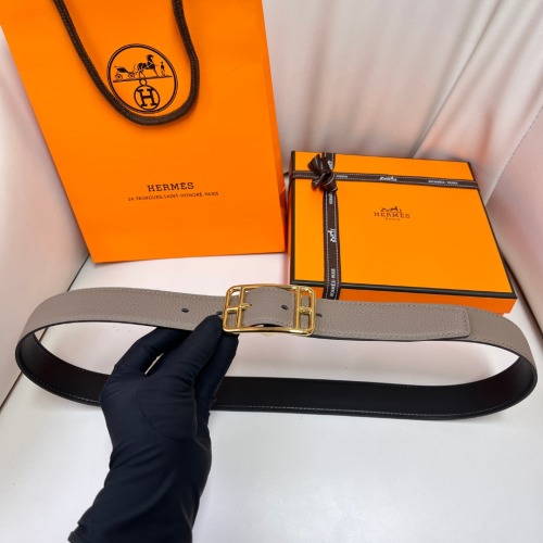 Ceinture Classique Hermès Réversible en Cuir Togo et Veau Epsom, Boucle Dorée 1 Ceinture Classique Hermès Réversible en Cuir Togo et Veau Epsom, Boucle Dorée