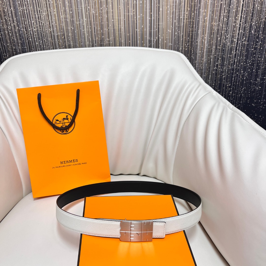 Hermes Reversible Leather Belt with H Buckle, White/Black, 3.2cm Width