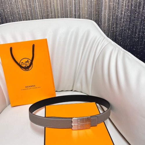 Hermes Reversible Leather Belt with H Buckle, 3.2 cm Width 1 Hermes Reversible Leather Belt with H Buckle, 3.2 cm Width