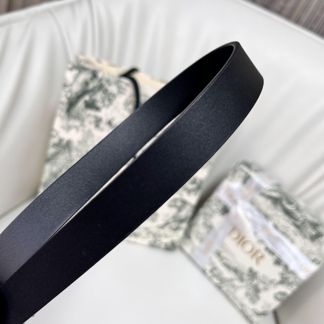 DIOR Spring/Summer Black Leather Belt with Pink Gradient Crystal Buckle 9 o 1i731ud1pdnon5m1pg717111oak1n