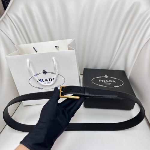 Ceinture Prada en cuir Saffiano noir avec boucle logo iconique 1 Ceinture Prada en cuir Saffiano noir avec boucle logo iconique