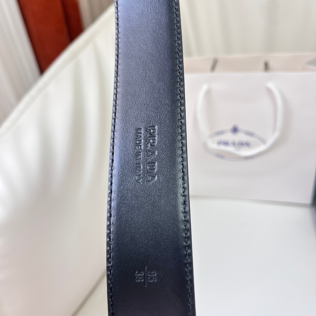 Prada Saffiano Leather Belt with Engraved Logo Buckle - 3.5 cm Wide 4 o 1i9ivt52r1lgr14p1jn1ch2q9q3m