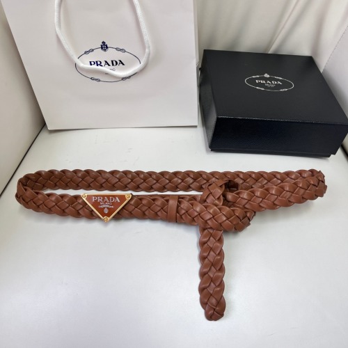 Prada Bruin Gevlochten Leren Riem met Driehoek Logo - Stijlvol & Elegant 1 Prada Bruin Gevlochten Leren Riem met Driehoek Logo - Stijlvol & Elegant
