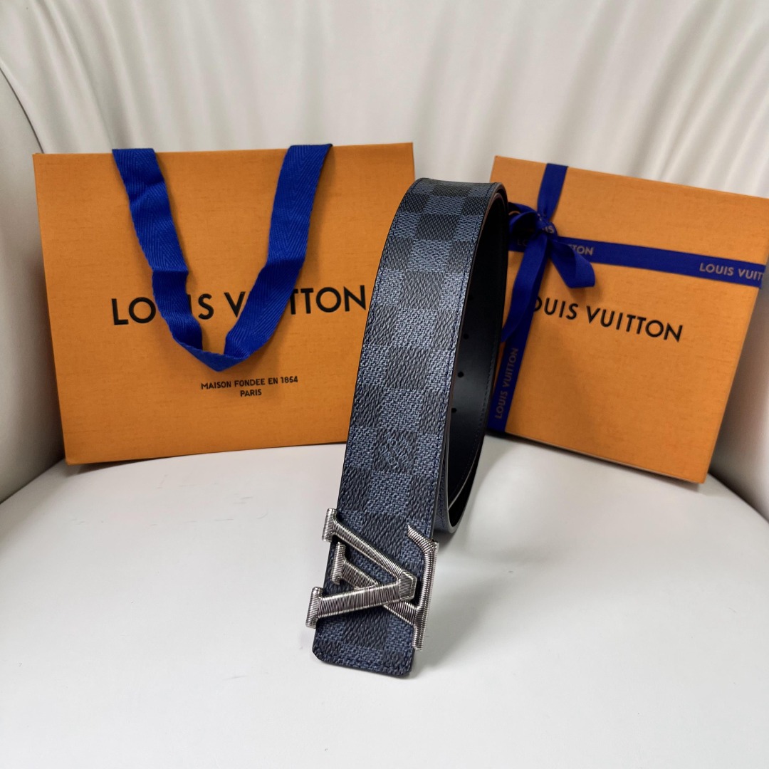 Louis Vuitton Damier Canvas Belt with LV Initial Buckle, 4.0 cm 10 o 1icpsvkvk61b1m0m1msk5k1qos1g