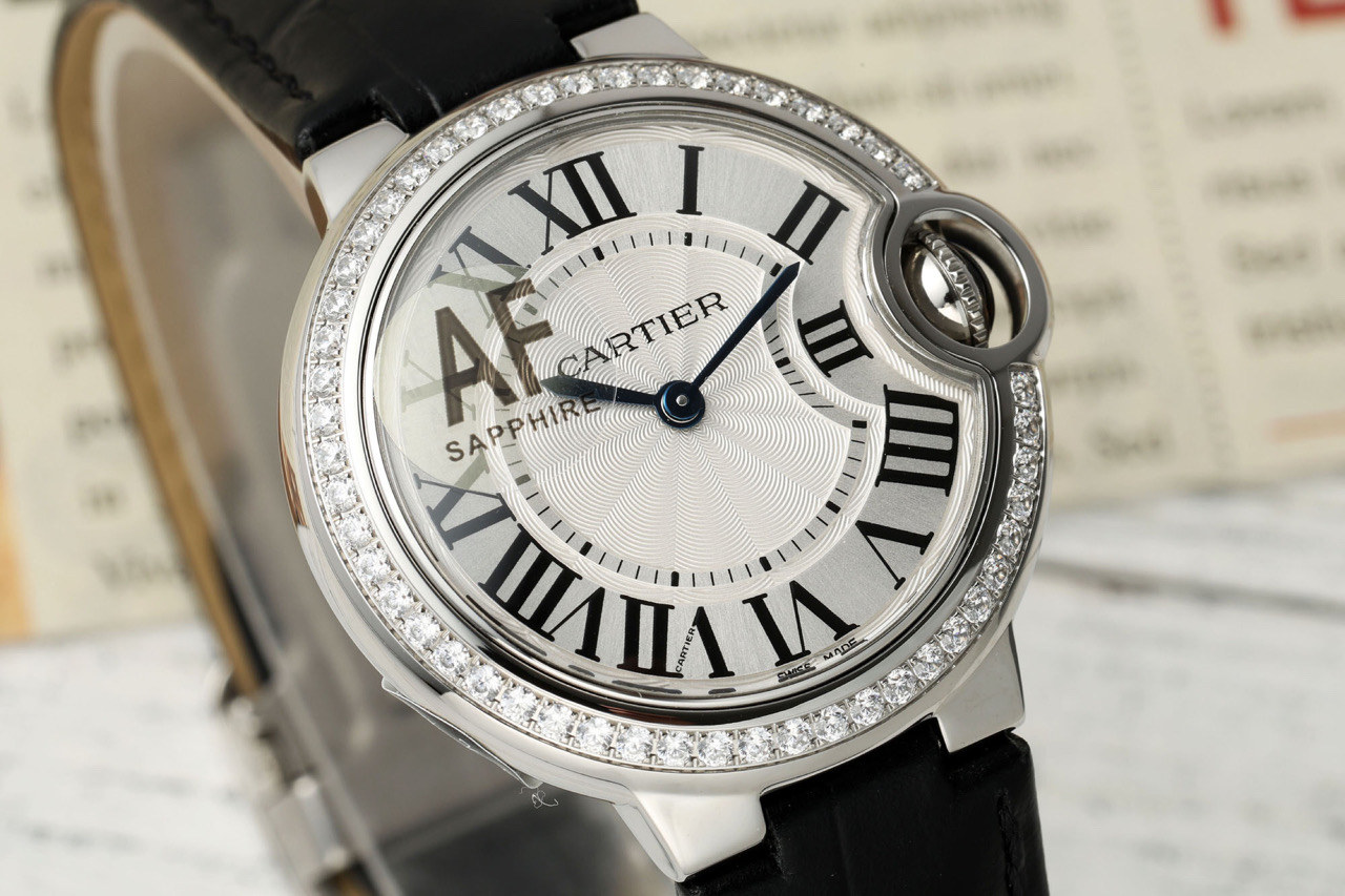 “A.F. Sculpture: High-Quality Swiss Watch with Steel Surface, Crystal Stones, and Brand-New Packaging” - 图片 2