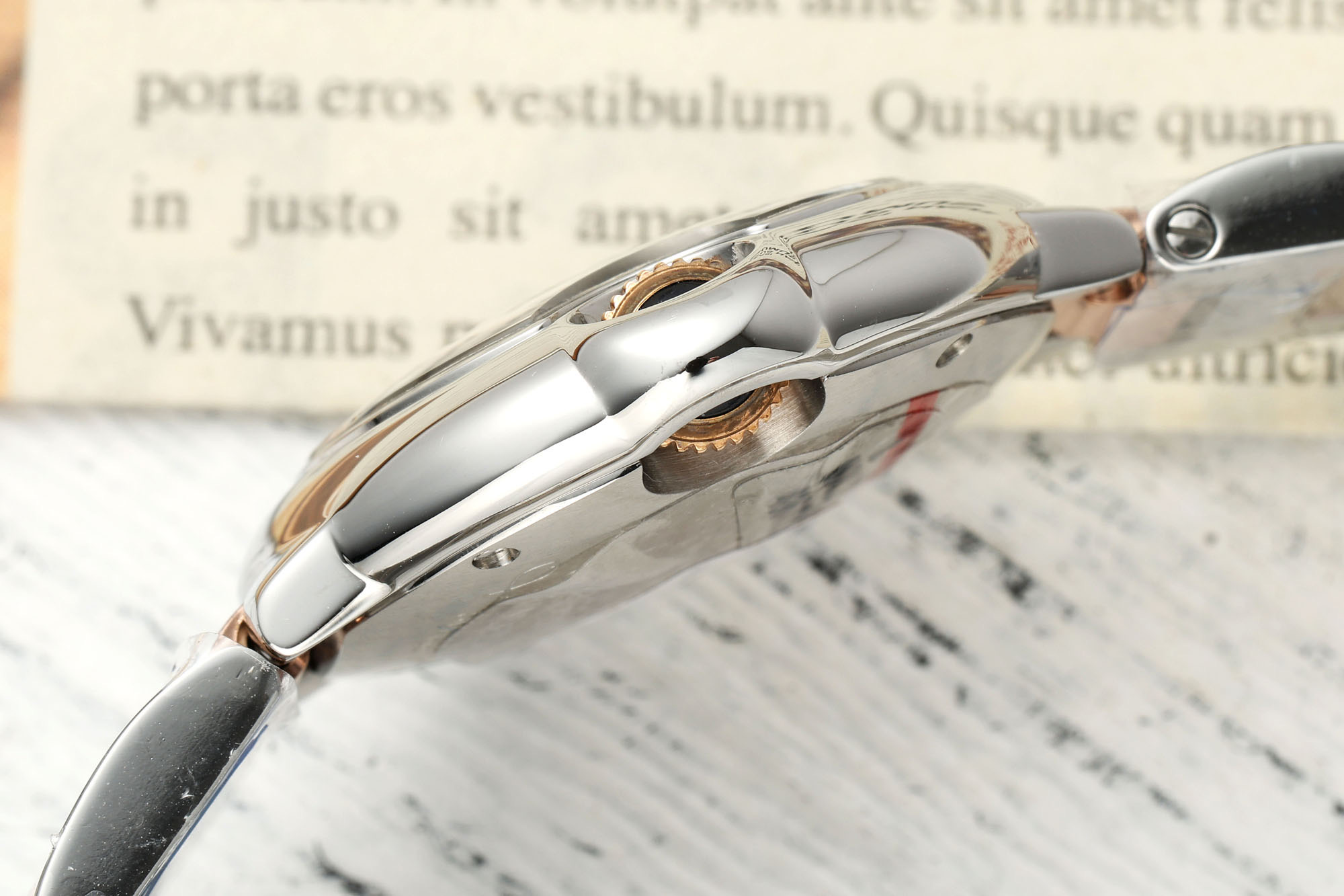 Title: AF Sculpture Swiss Watch Replacement Packaging and Label Summary: AF Sculpture offers high-quality Swiss watches with precise design, materials, and craftsmanship, including interchangeable components for authenticity. - 图片 6