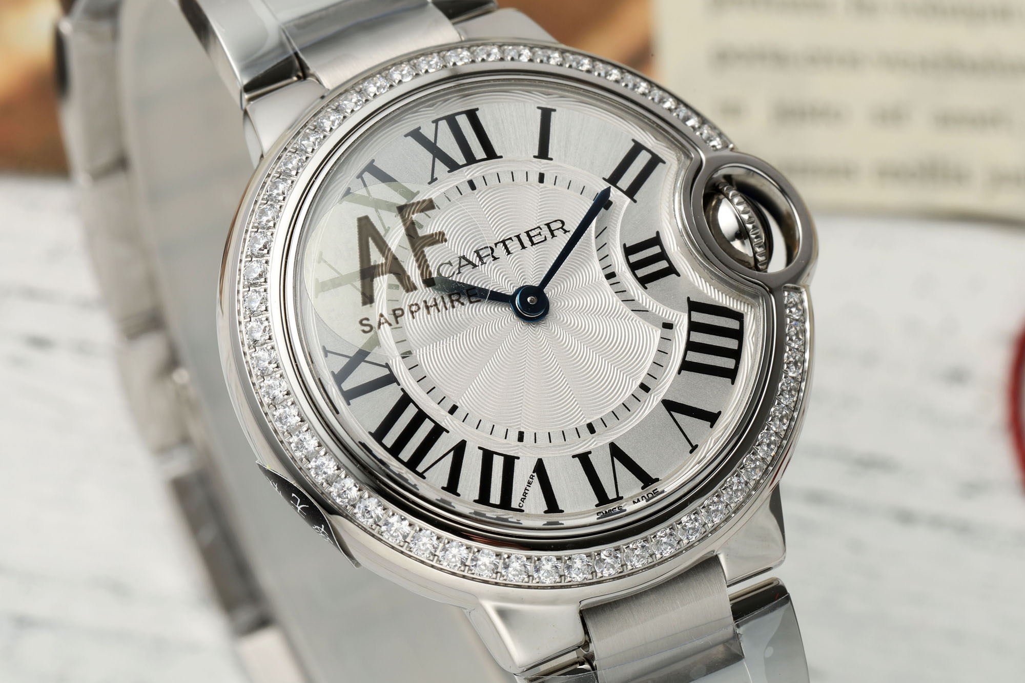 Cartier 33mm Blue Balloon Watch Review: Features, Quality, and Value Analysis - 图片 2