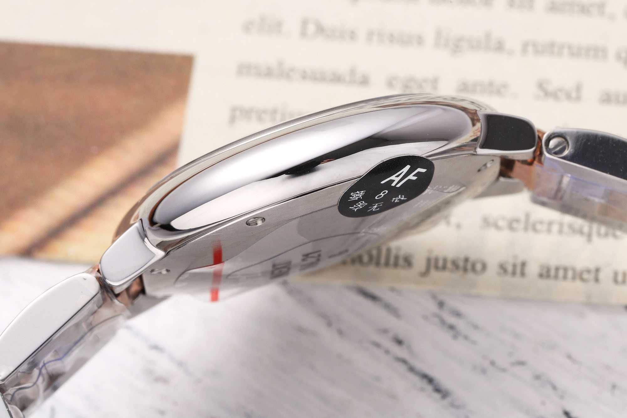 “Cartier Blue Balloon 33mm Watch: Steel Surface, Swiss Craftsmanship, Automatic Chain-up, High Quality Materials” - 图片 6