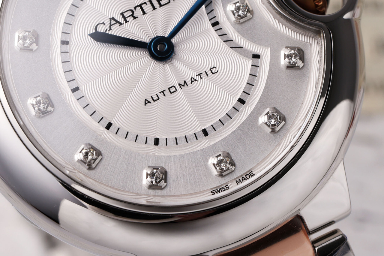 “Cartier Blue Balloon 33mm Watch: Steel Surface, Swiss Craftsmanship, Automatic Chain-up, High Quality Materials” - 图片 4