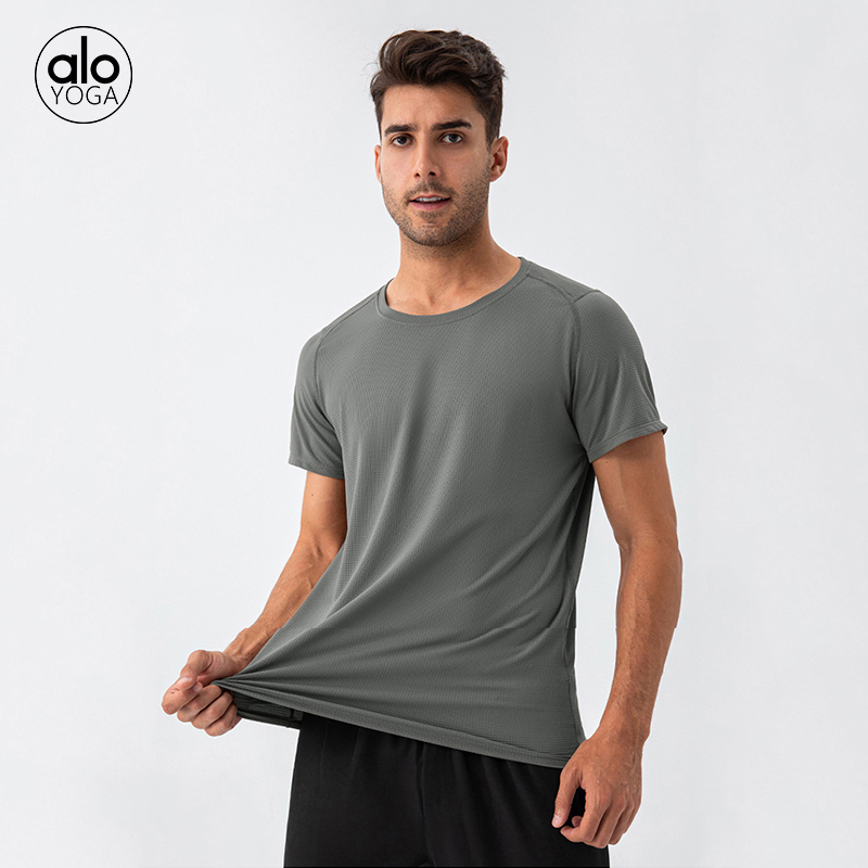 Alo Men’s Tops alo yoga T — photo 3