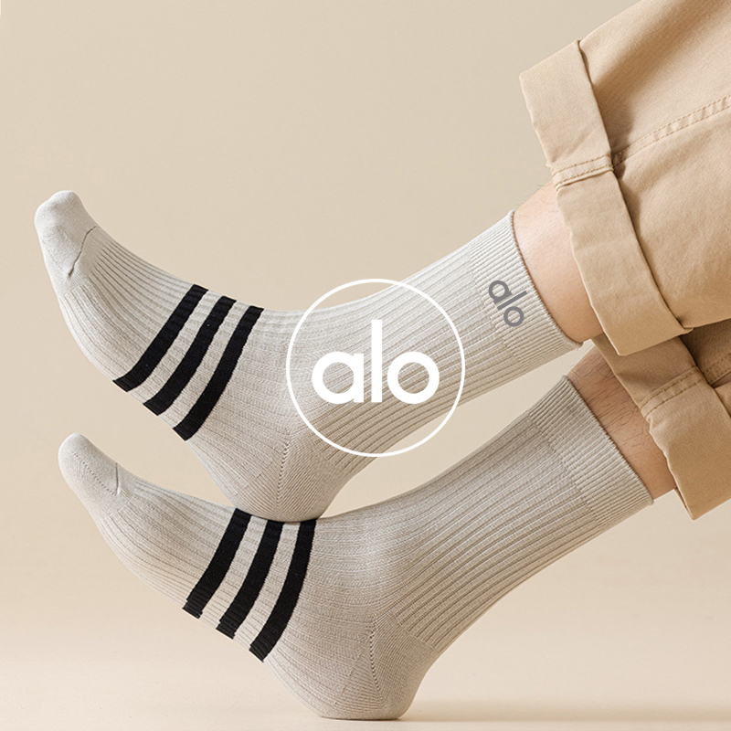 Alo accessories aloyoga autumn new socks mid-calf sports versatile autumn and winter striped high-top stockings wholesale